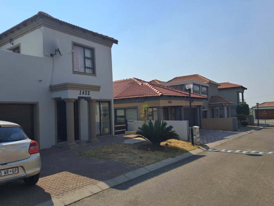 To Let 4 Bedroom Property for Rent in Noordwyk Gauteng