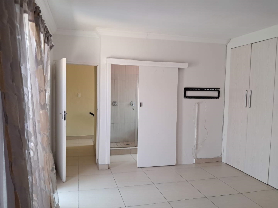 To Let 4 Bedroom Property for Rent in Noordwyk Gauteng