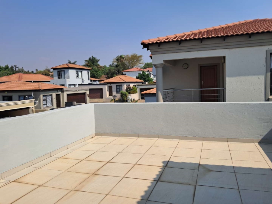 To Let 4 Bedroom Property for Rent in Noordwyk Gauteng