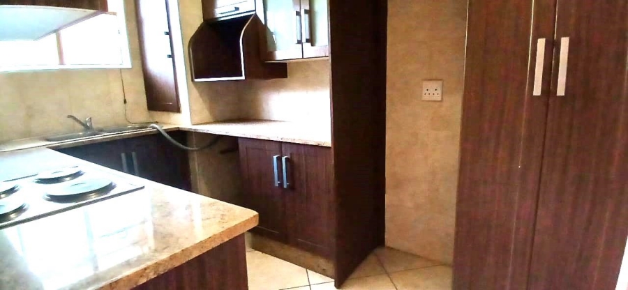 To Let 2 Bedroom Property for Rent in Bedford Gardens Gauteng