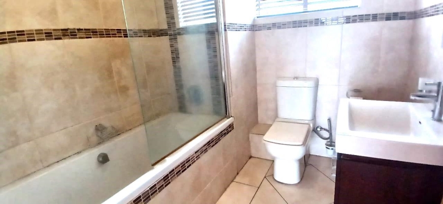 To Let 2 Bedroom Property for Rent in Bedford Gardens Gauteng