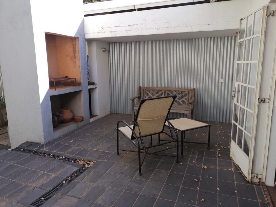 To Let 0 Bedroom Property for Rent in Nieuw Muckleneuk Gauteng