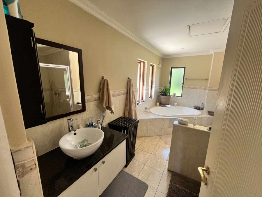 4 Bedroom Property for Sale in Zwartkop Golf Estate Gauteng