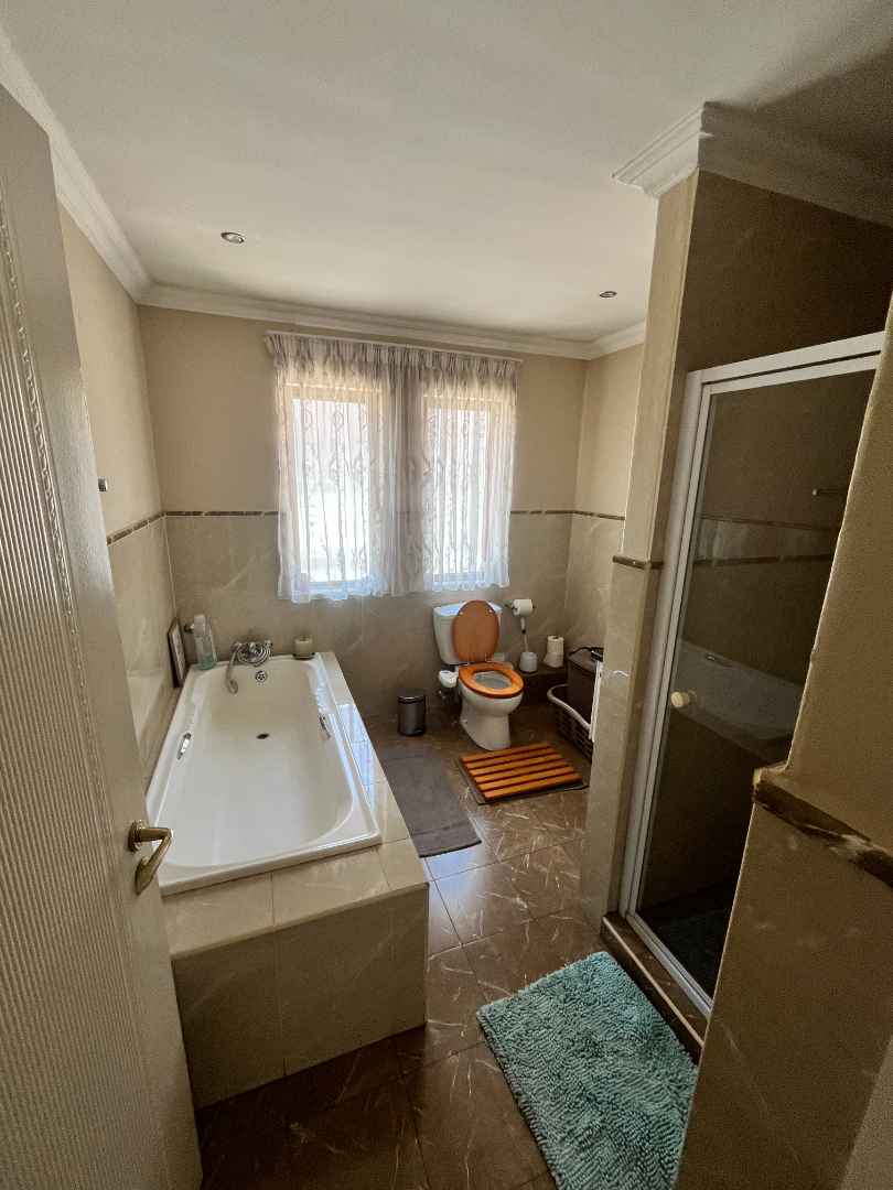 4 Bedroom Property for Sale in Zwartkop Golf Estate Gauteng