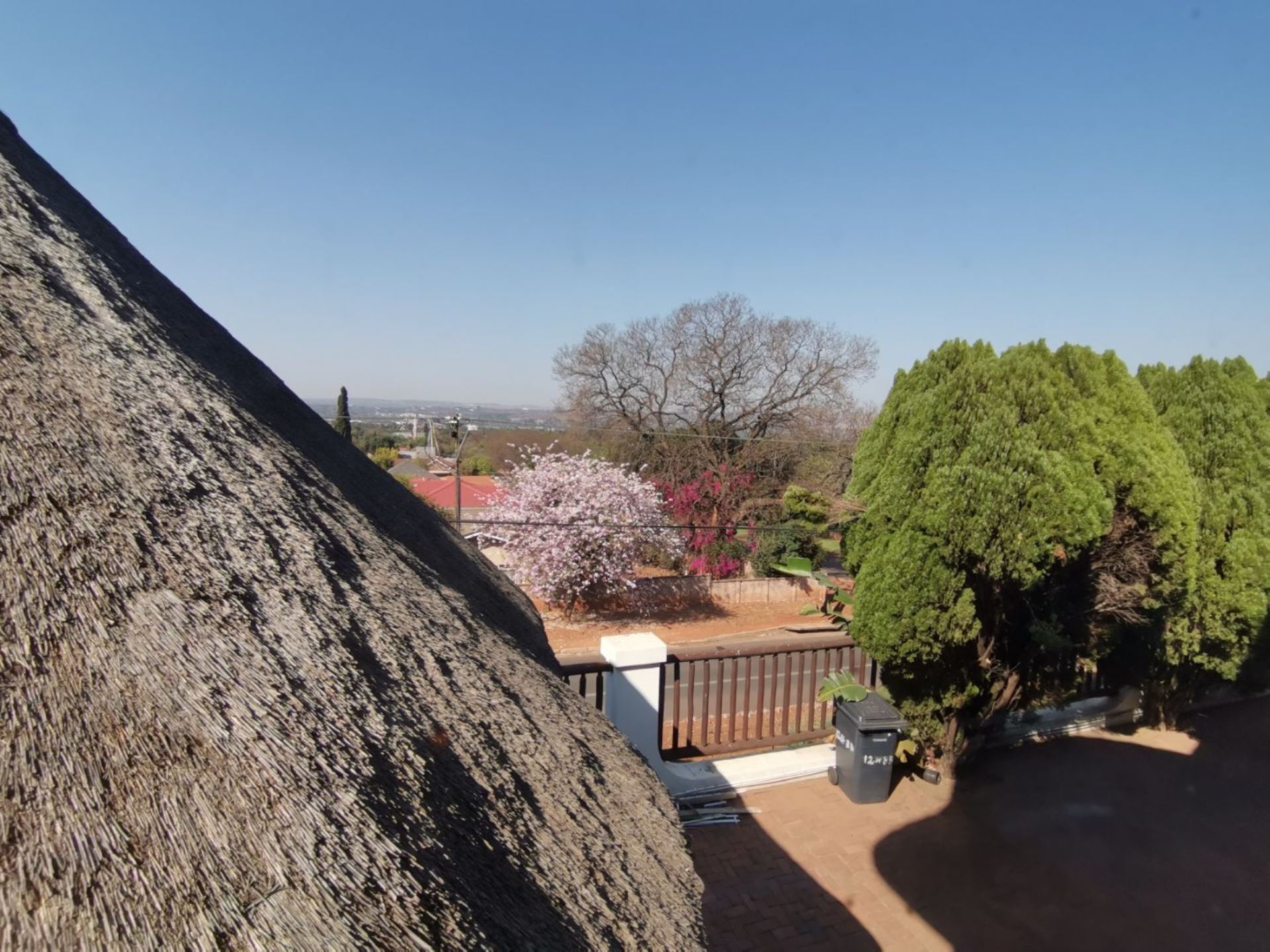 6 Bedroom Property for Sale in Waverley Gauteng