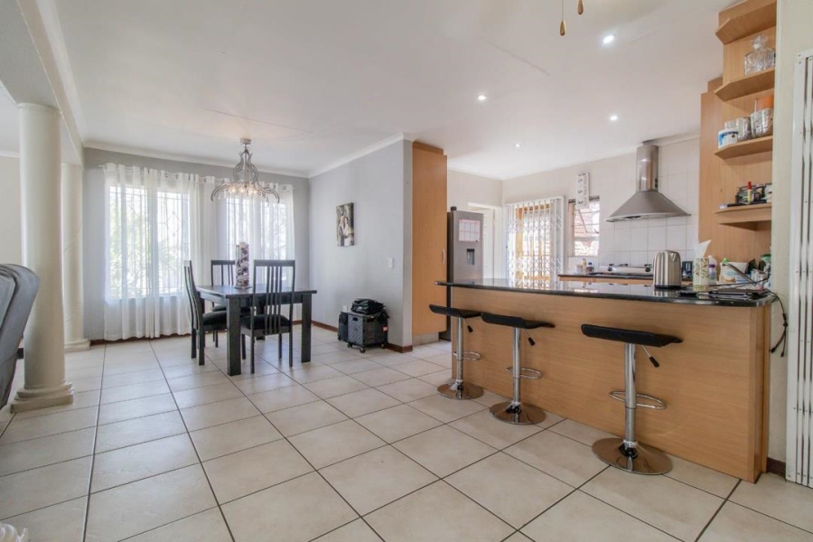 4 Bedroom Property for Sale in Glenvista Gauteng