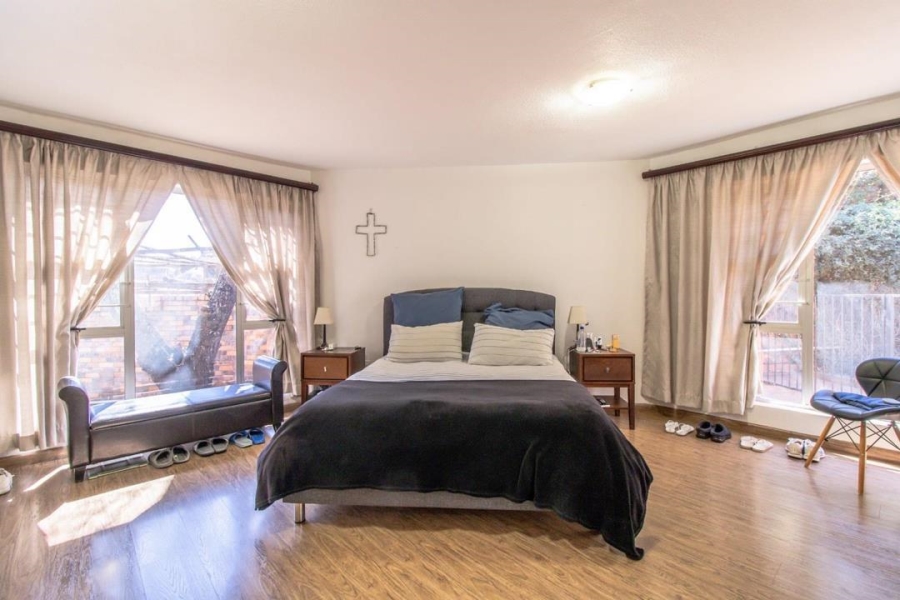 4 Bedroom Property for Sale in Glenvista Gauteng