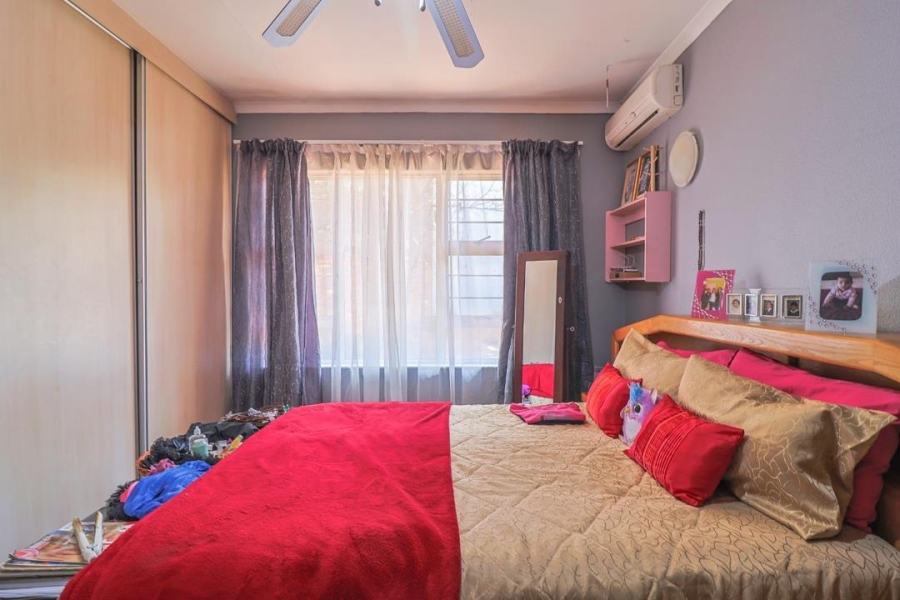 4 Bedroom Property for Sale in Glenvista Gauteng