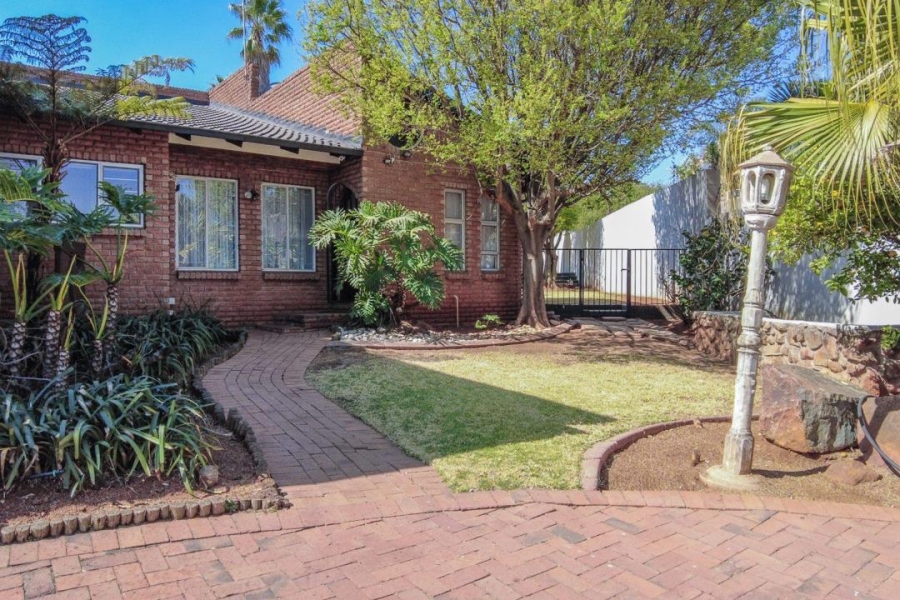 4 Bedroom Property for Sale in Glenvista Gauteng