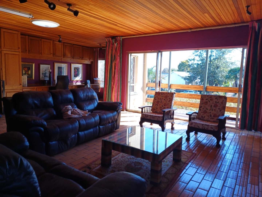 5 Bedroom Property for Sale in Brackenhurst Gauteng