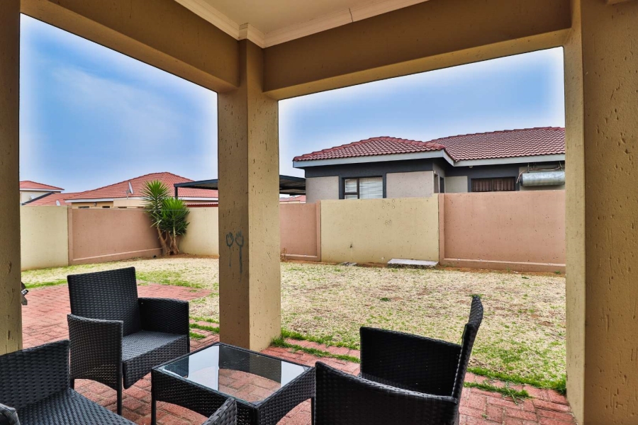 3 Bedroom Property for Sale in Sonneveld Gauteng