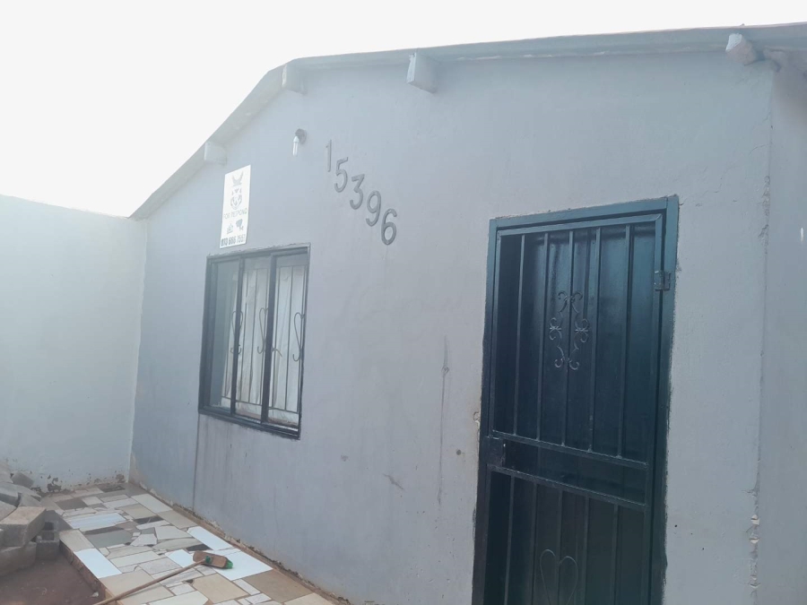 2 Bedroom Property for Sale in Zonkezizwe Gauteng