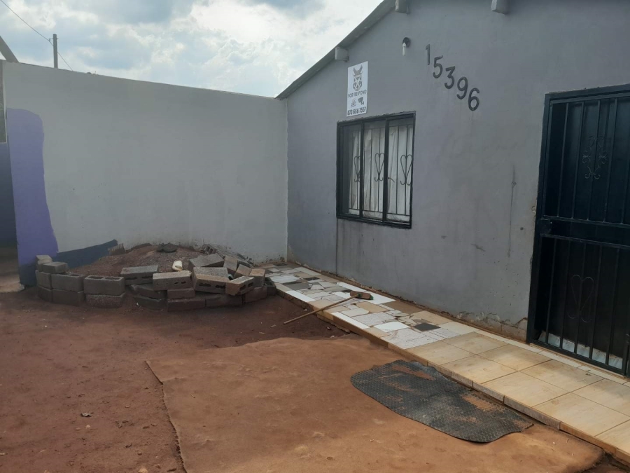 2 Bedroom Property for Sale in Zonkezizwe Gauteng