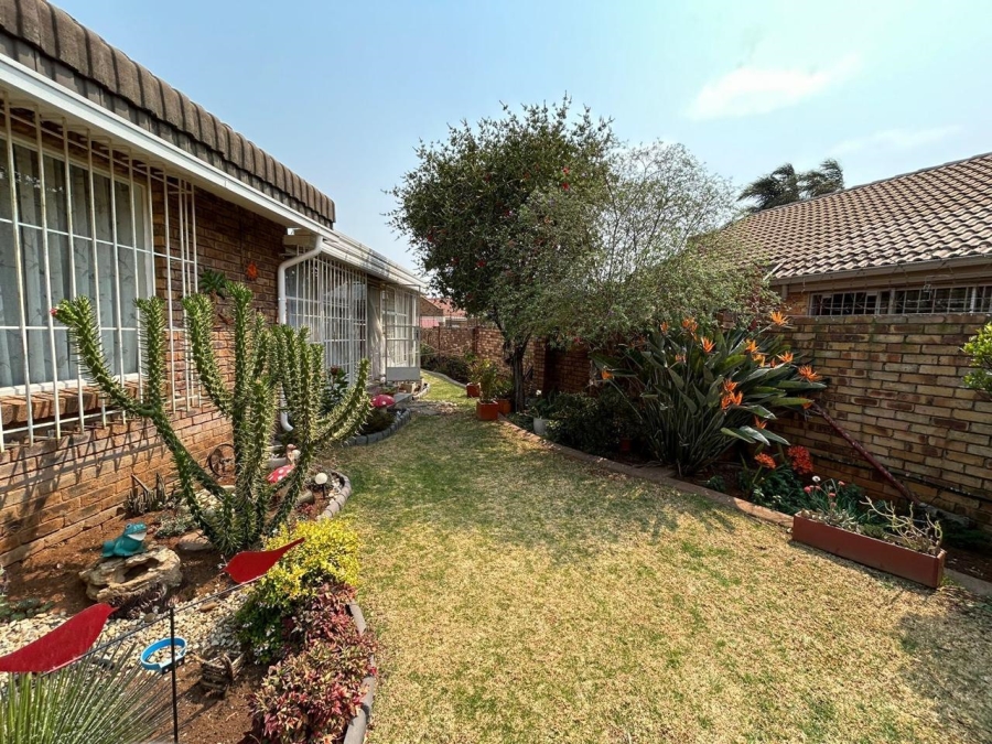 2 Bedroom Property for Sale in Brentwood Park Gauteng