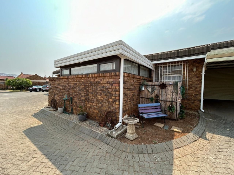 2 Bedroom Property for Sale in Brentwood Park Gauteng