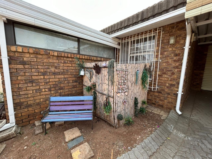 2 Bedroom Property for Sale in Brentwood Park Gauteng