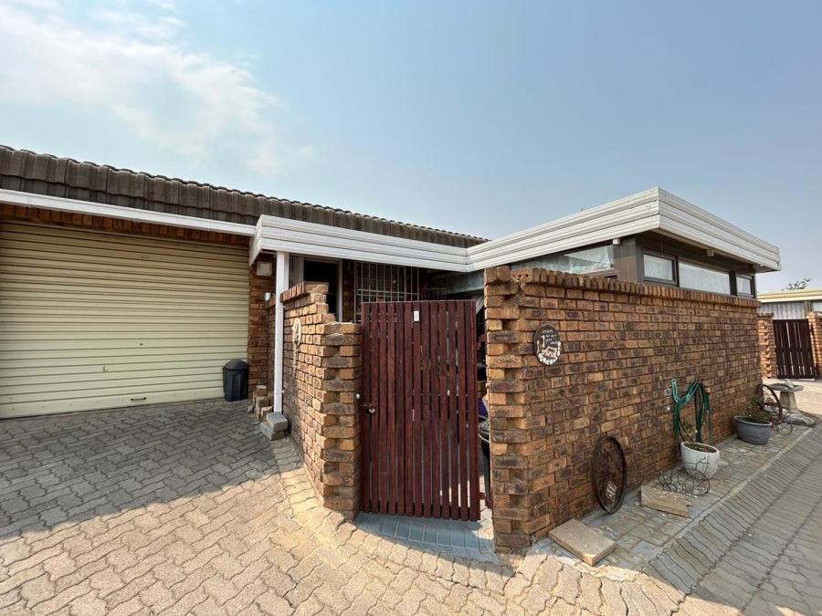 2 Bedroom Property for Sale in Brentwood Park Gauteng