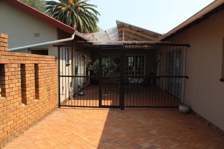 3 Bedroom Property for Sale in Brackenhurst Gauteng