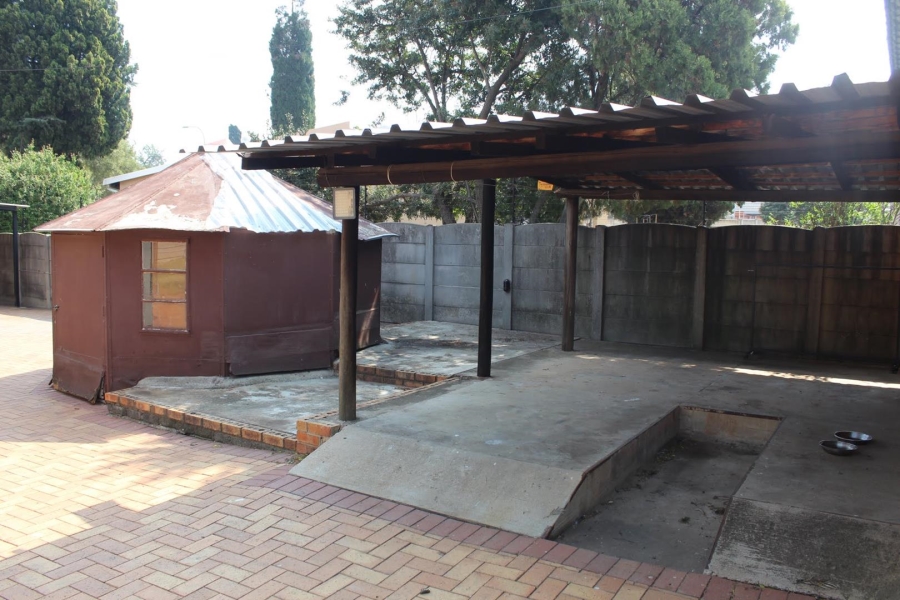 3 Bedroom Property for Sale in Brackenhurst Gauteng