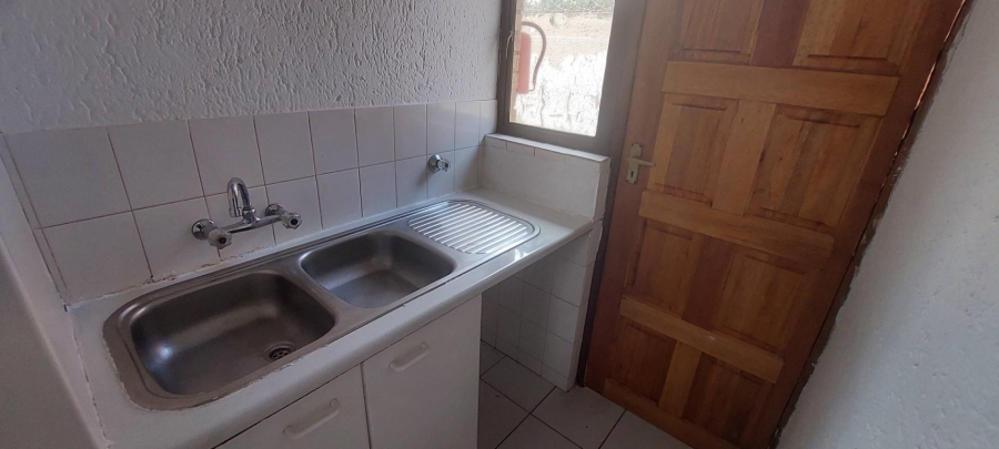 To Let 1 Bedroom Property for Rent in Windsor West Gauteng