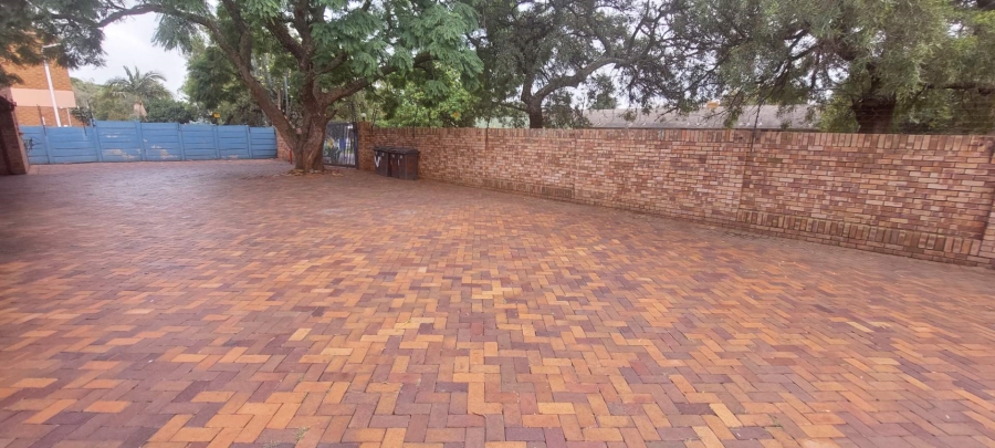 To Let 1 Bedroom Property for Rent in Windsor West Gauteng