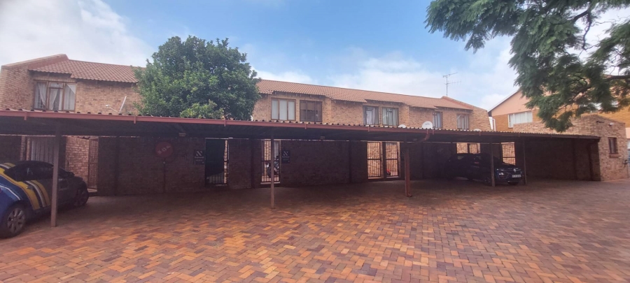 To Let 1 Bedroom Property for Rent in Windsor West Gauteng