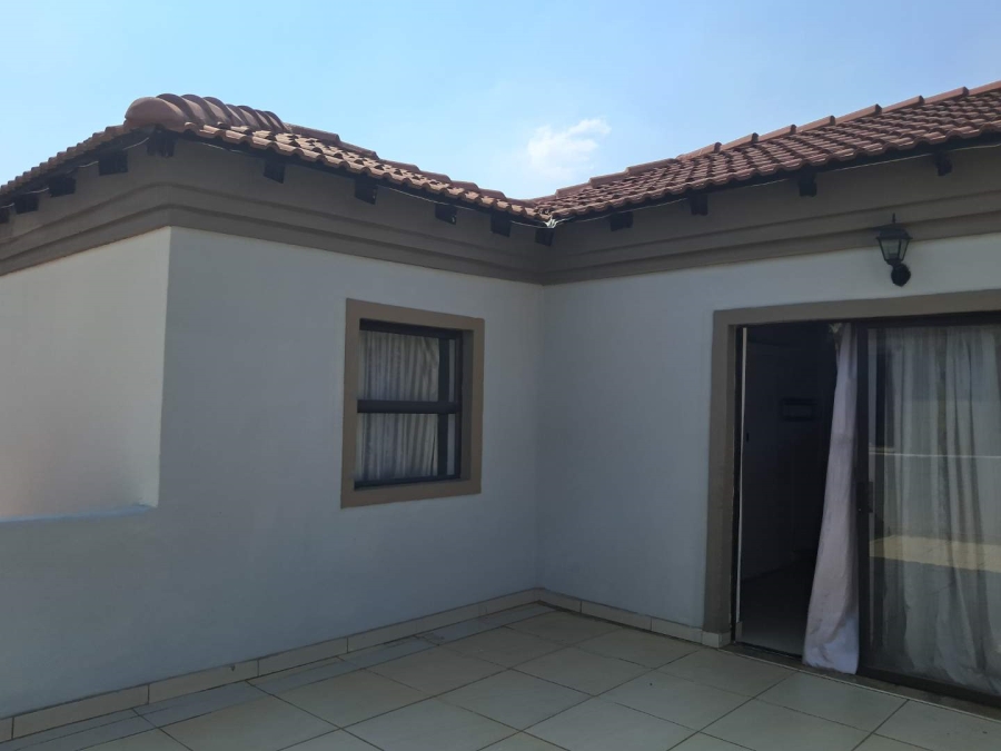 4 Bedroom Property for Sale in Noordwyk Gauteng