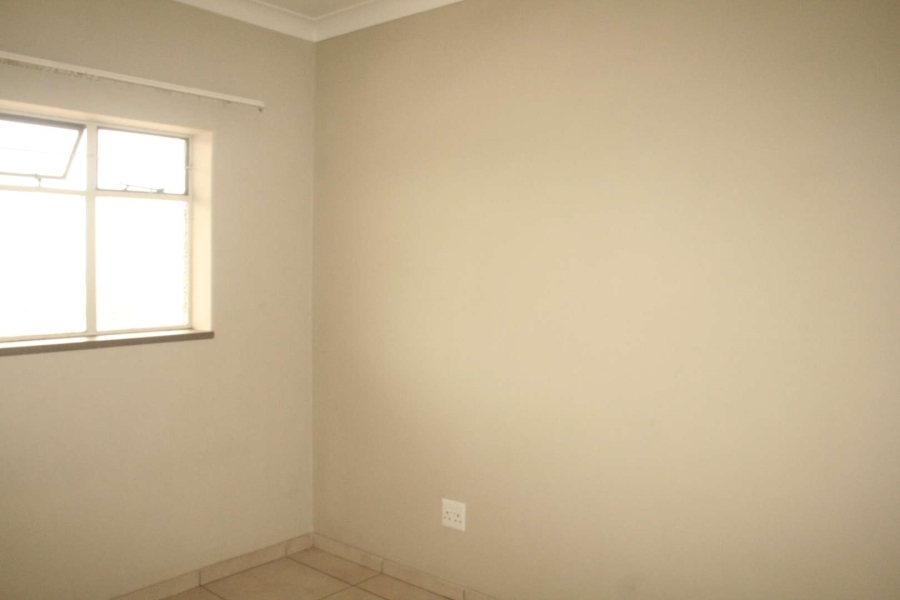 To Let 2 Bedroom Property for Rent in Hurlyvale Gauteng