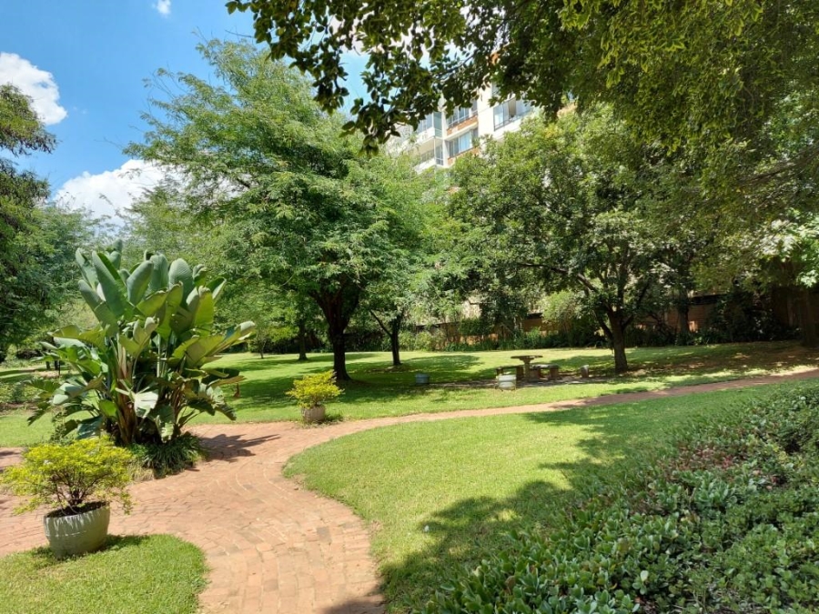 3 Bedroom Property for Sale in Benmore Gardens Gauteng