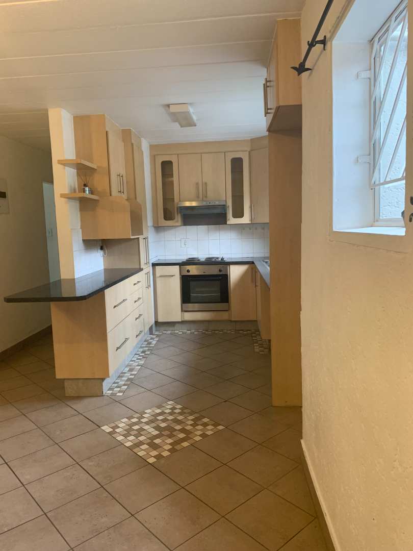 To Let 2 Bedroom Property for Rent in Magaliessig Gauteng