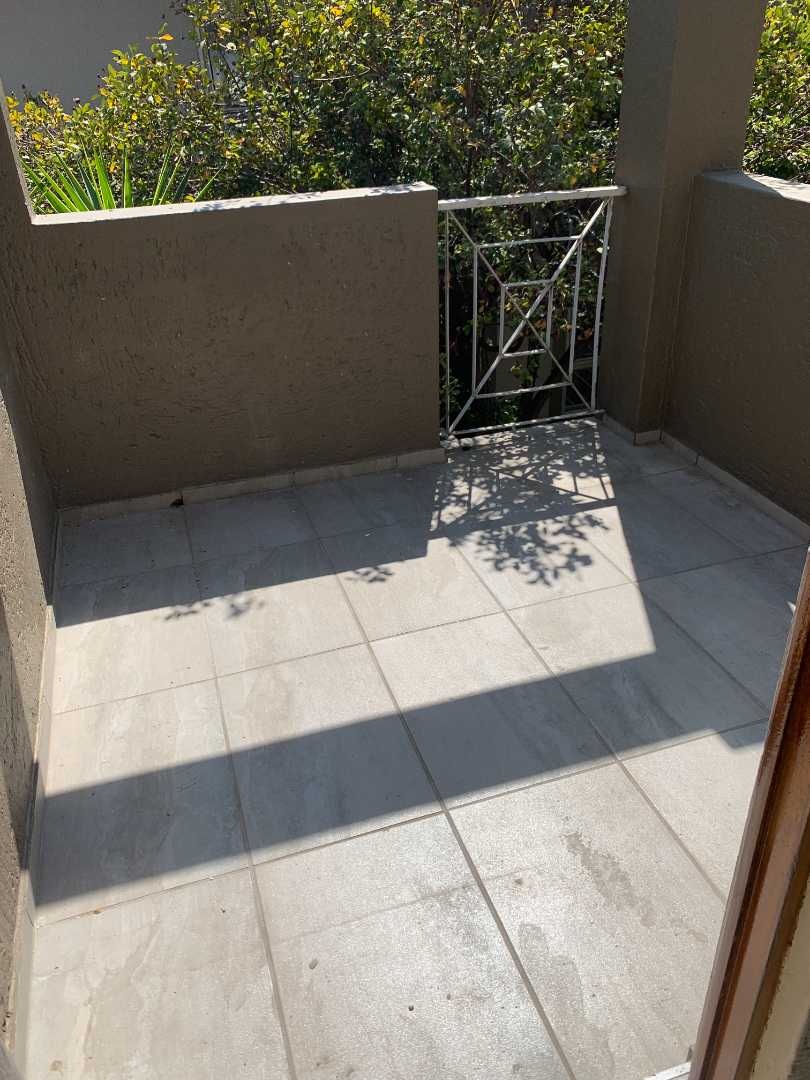 To Let 2 Bedroom Property for Rent in Magaliessig Gauteng