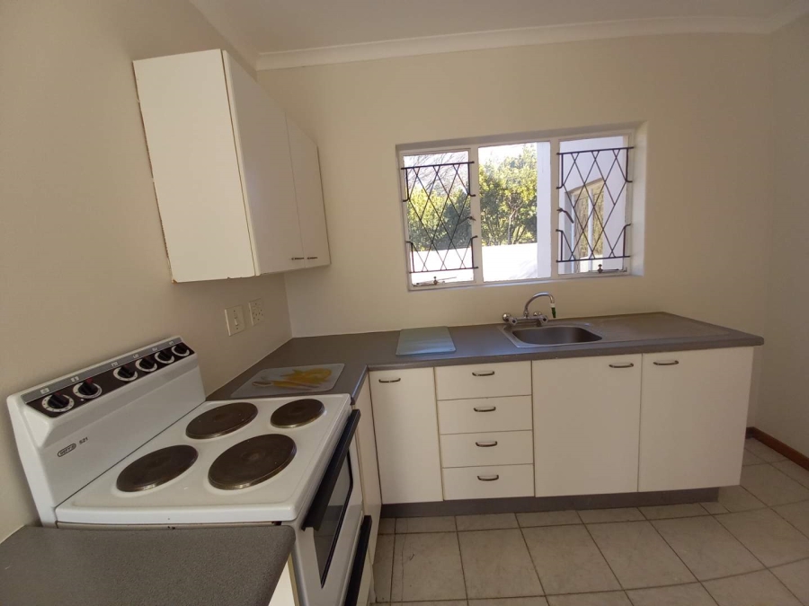 To Let 4 Bedroom Property for Rent in Hurlingham Gauteng