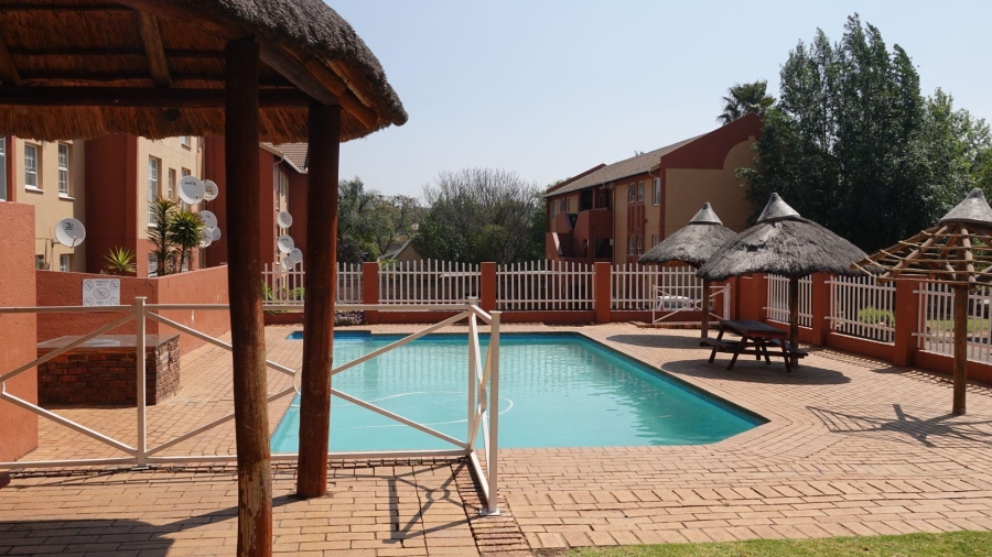 2 Bedroom Property for Sale in Weltevreden Park Gauteng