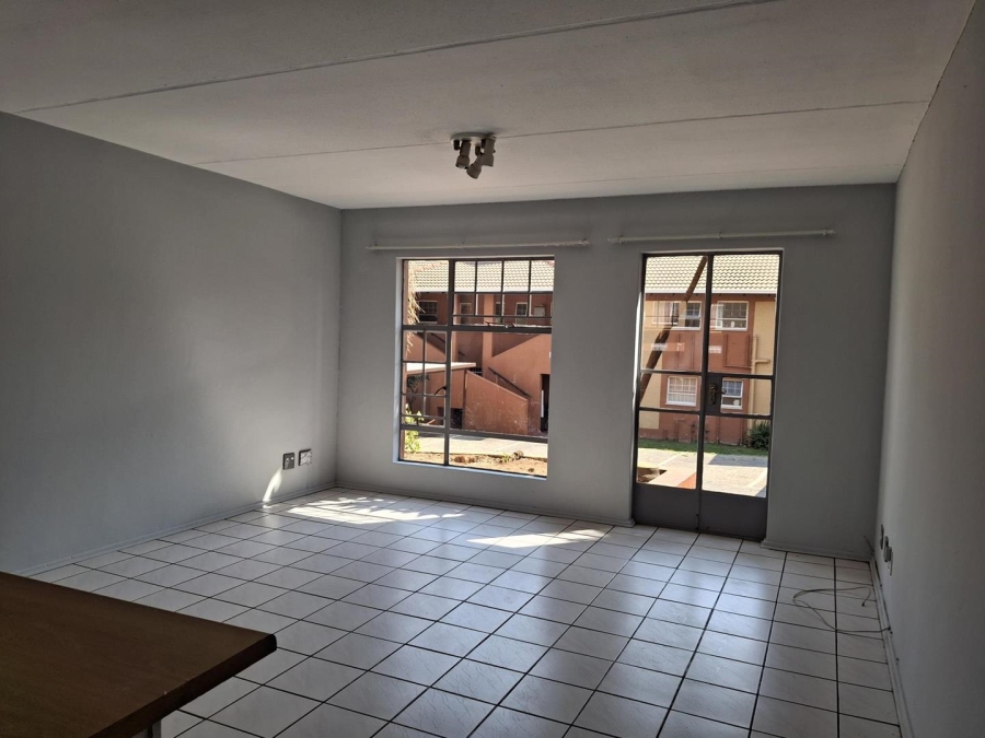 2 Bedroom Property for Sale in Weltevreden Park Gauteng