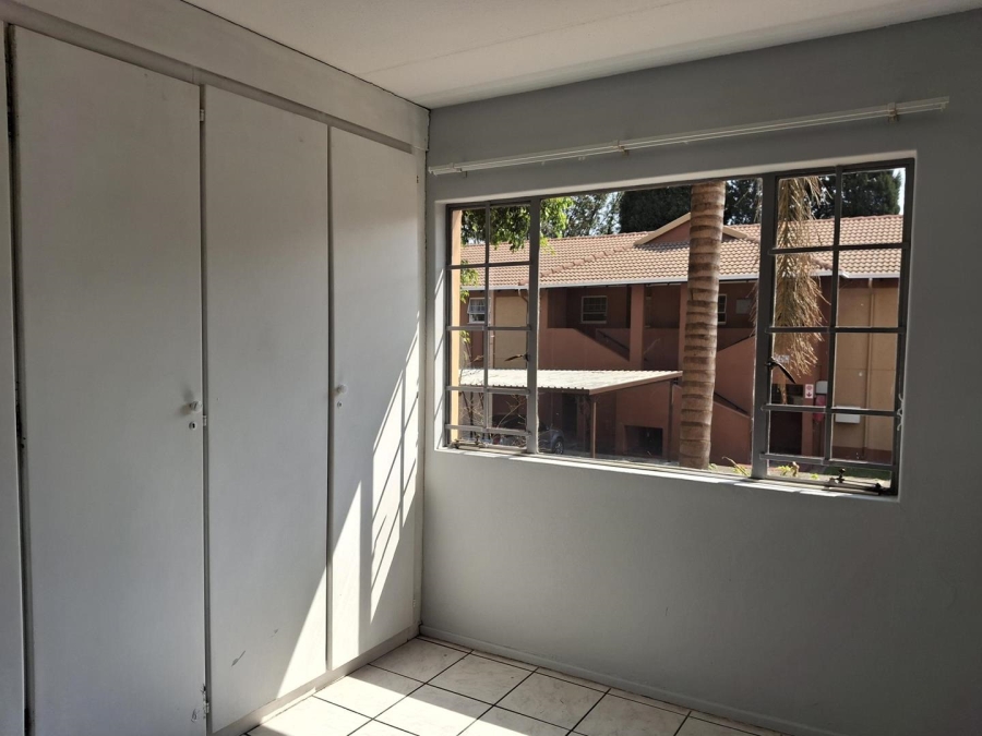 2 Bedroom Property for Sale in Weltevreden Park Gauteng