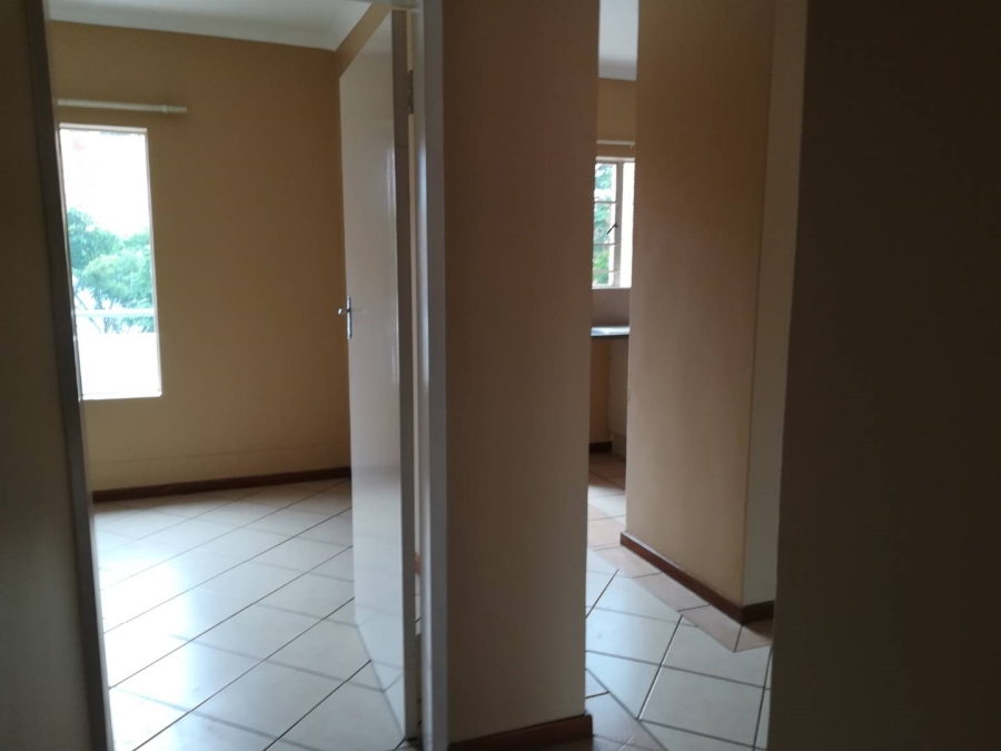 2 Bedroom Property for Sale in Die Hoewes Gauteng