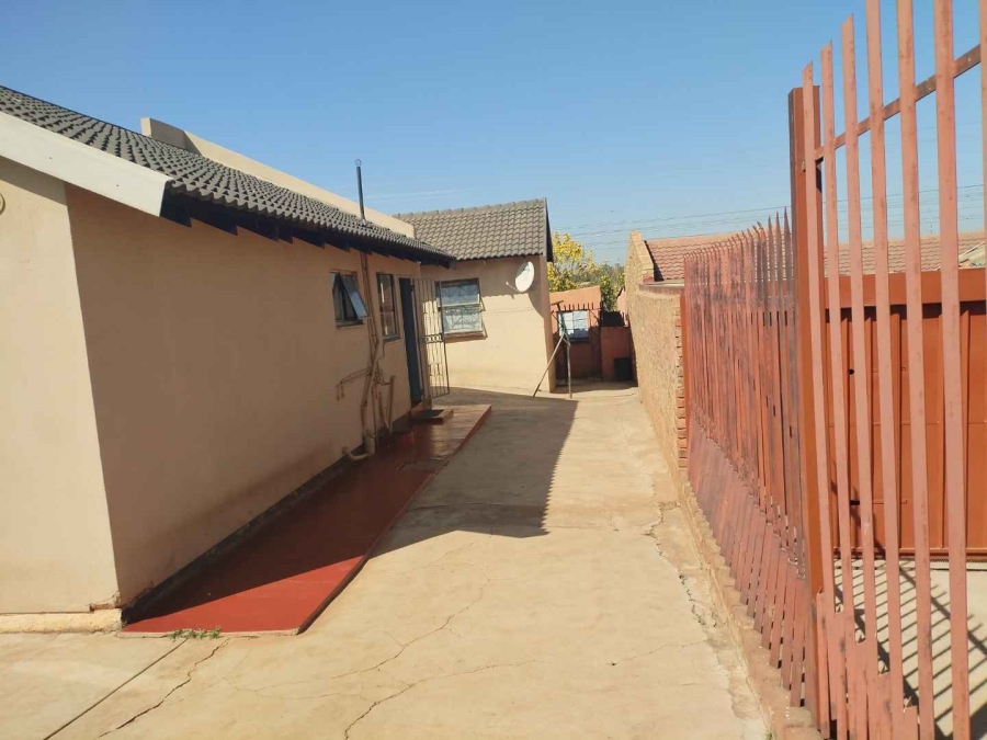 2 Bedroom Property for Sale in Mamelodi Gauteng