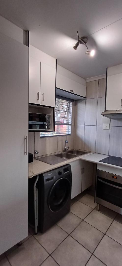 2 Bedroom Property for Sale in La Montagne Gauteng