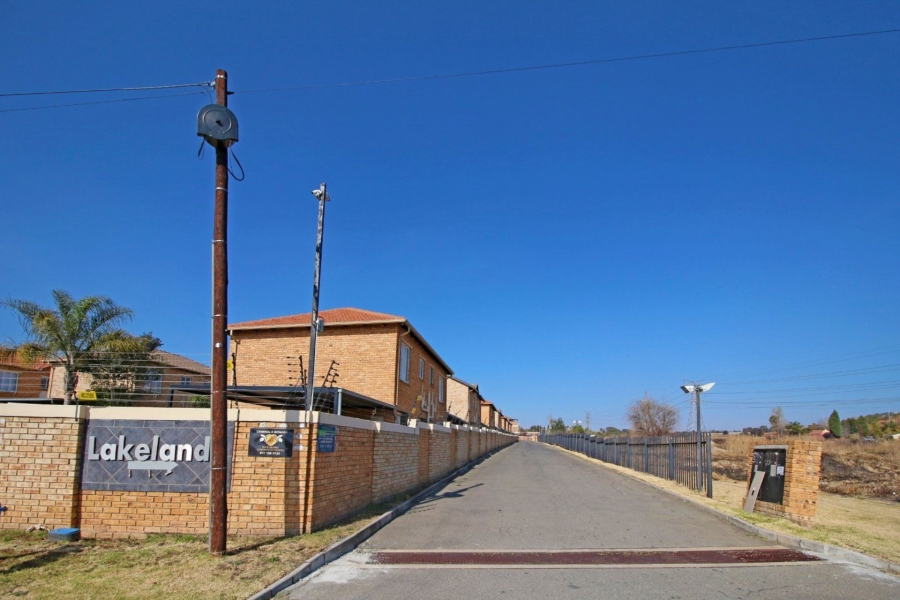 1 Bedroom Property for Sale in Strubensvallei Gauteng