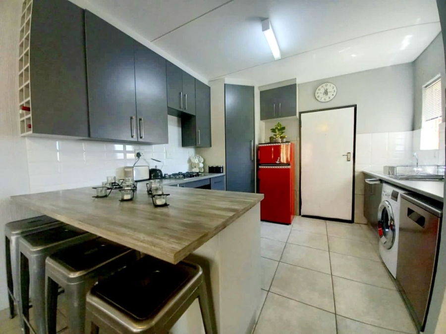 1 Bedroom Property for Sale in Strubensvallei Gauteng