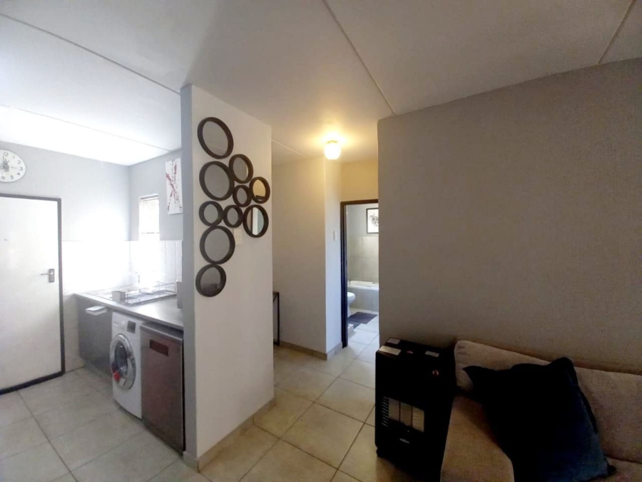 1 Bedroom Property for Sale in Strubensvallei Gauteng