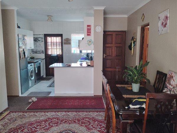 To Let 3 Bedroom Property for Rent in Weltevreden Park Gauteng