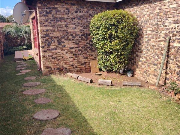 To Let 3 Bedroom Property for Rent in Weltevreden Park Gauteng