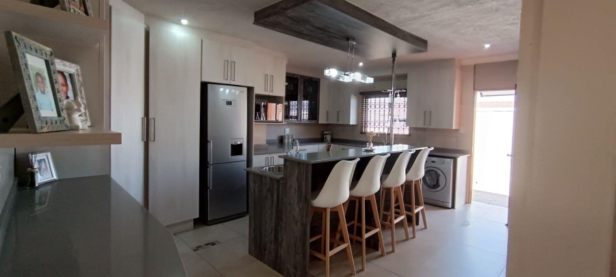 3 Bedroom Property for Sale in Birchleigh North Gauteng