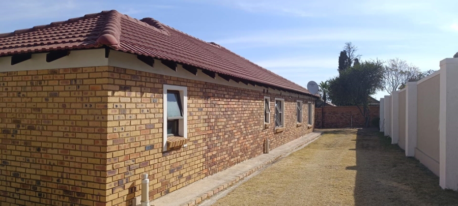 3 Bedroom Property for Sale in Birchleigh North Gauteng