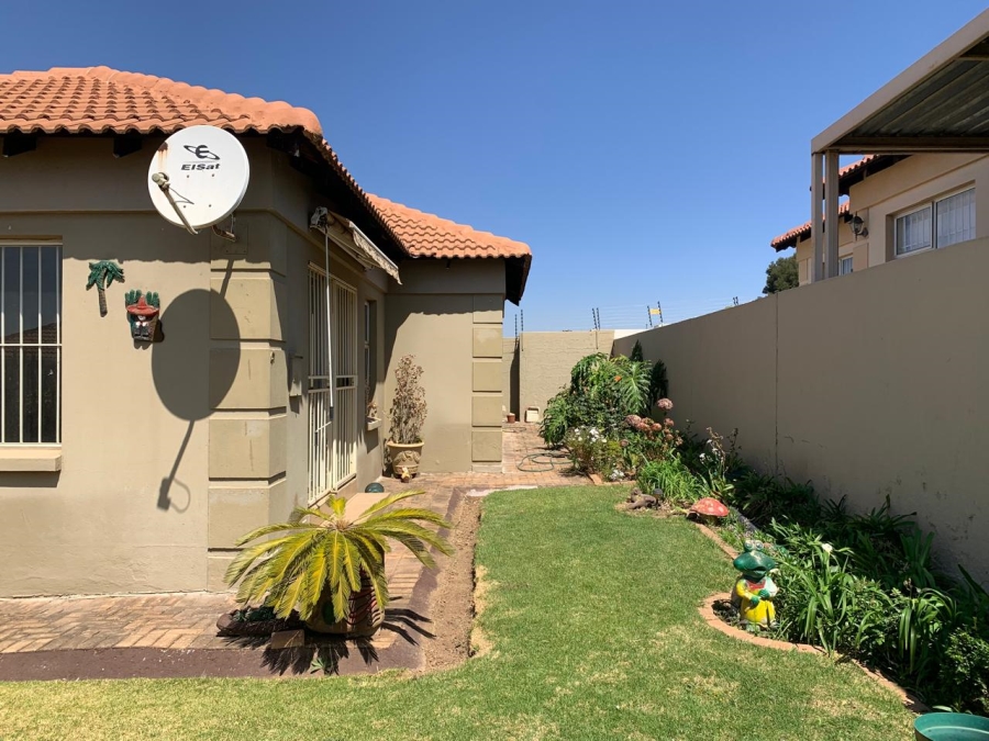 2 Bedroom Property for Sale in Birchleigh Gauteng