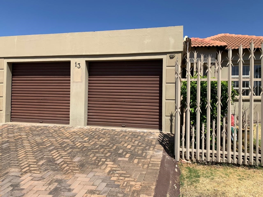 2 Bedroom Property for Sale in Birchleigh Gauteng