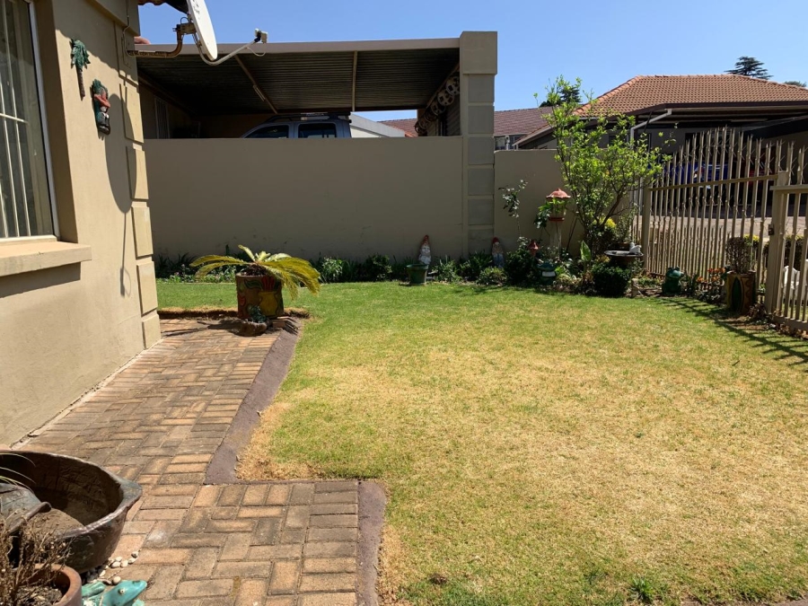 2 Bedroom Property for Sale in Birchleigh Gauteng