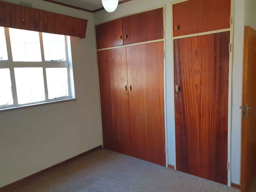 5 Bedroom Property for Sale in Robertsham Gauteng