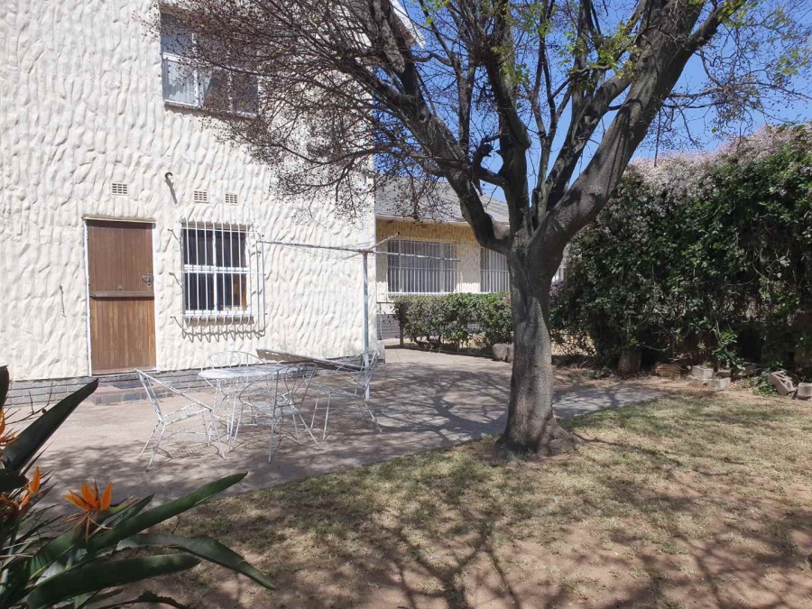 5 Bedroom Property for Sale in Robertsham Gauteng